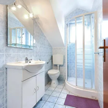 1 Bedroom Gorgeous In Appartement Vodice
