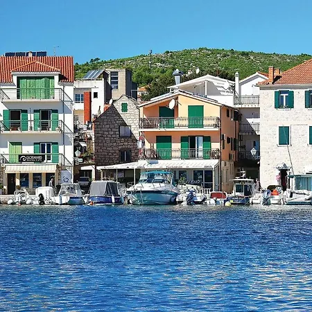 1 Bedroom Gorgeous In Appartement *