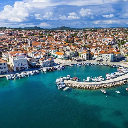 1 Bedroom Gorgeous In Appartement Vodice